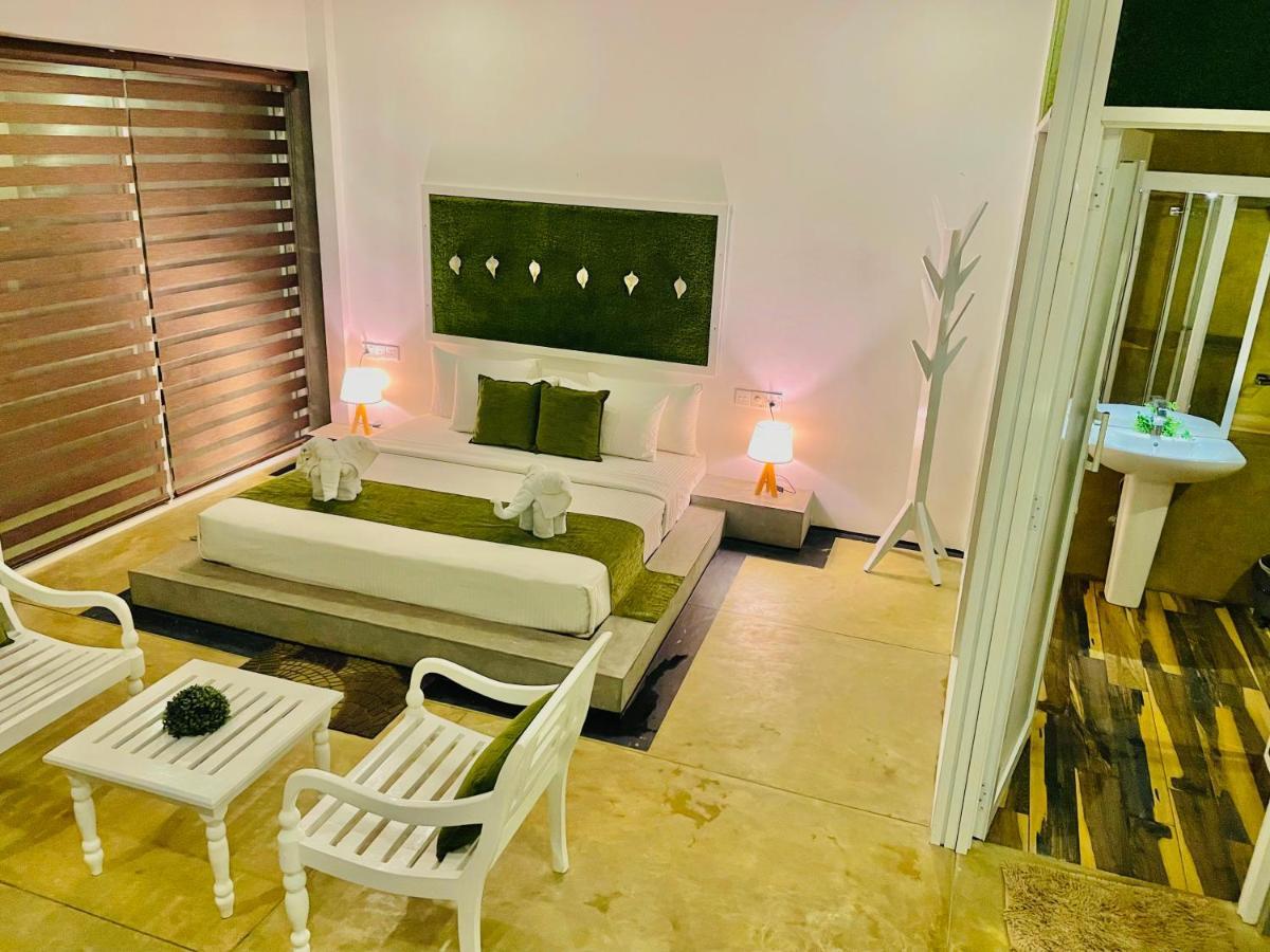 8 Plus Motels Negombo Eksteriør billede