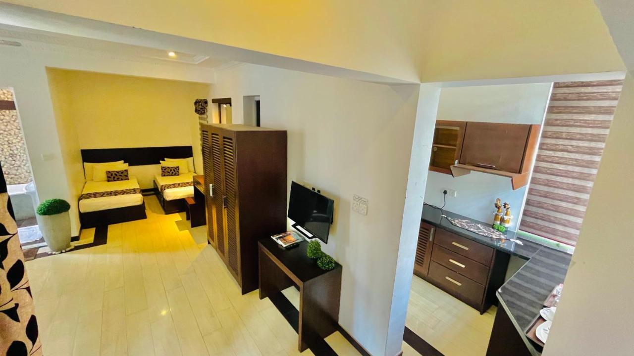8 Plus Motels Negombo Eksteriør billede