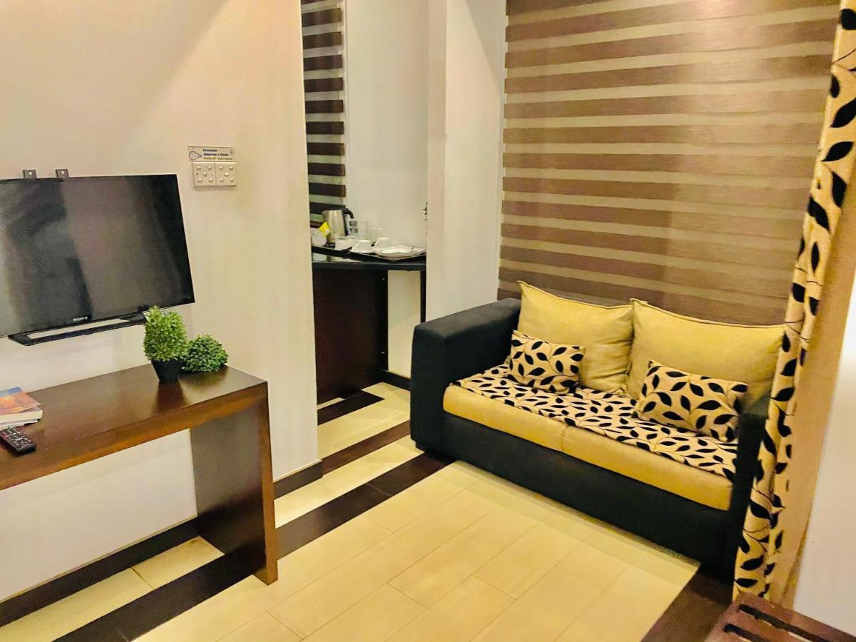 8 Plus Motels Negombo Eksteriør billede