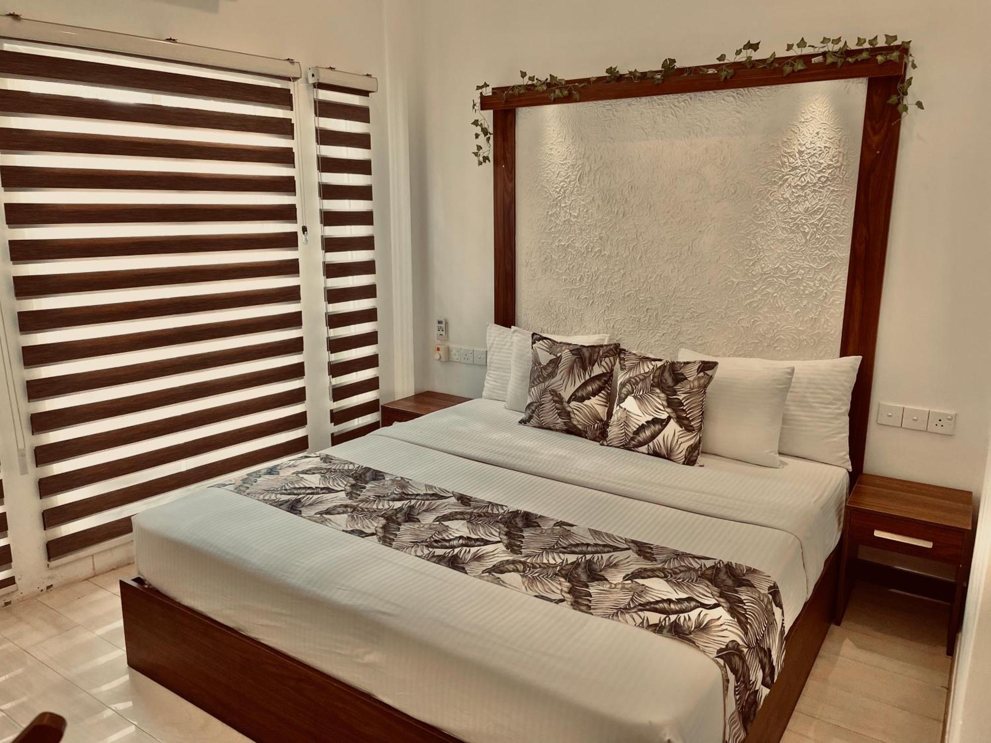 8 Plus Motels Negombo Eksteriør billede