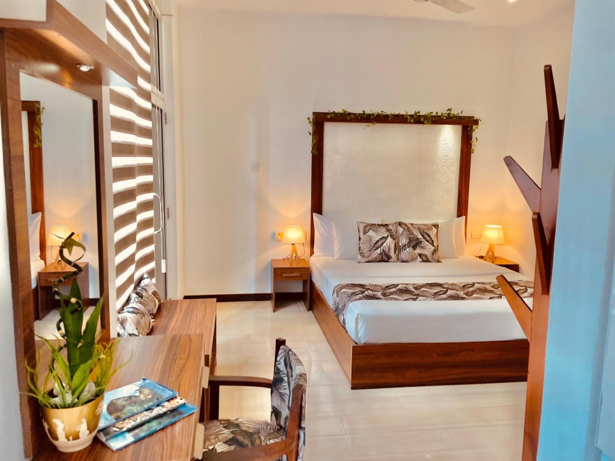 8 Plus Motels Negombo Eksteriør billede