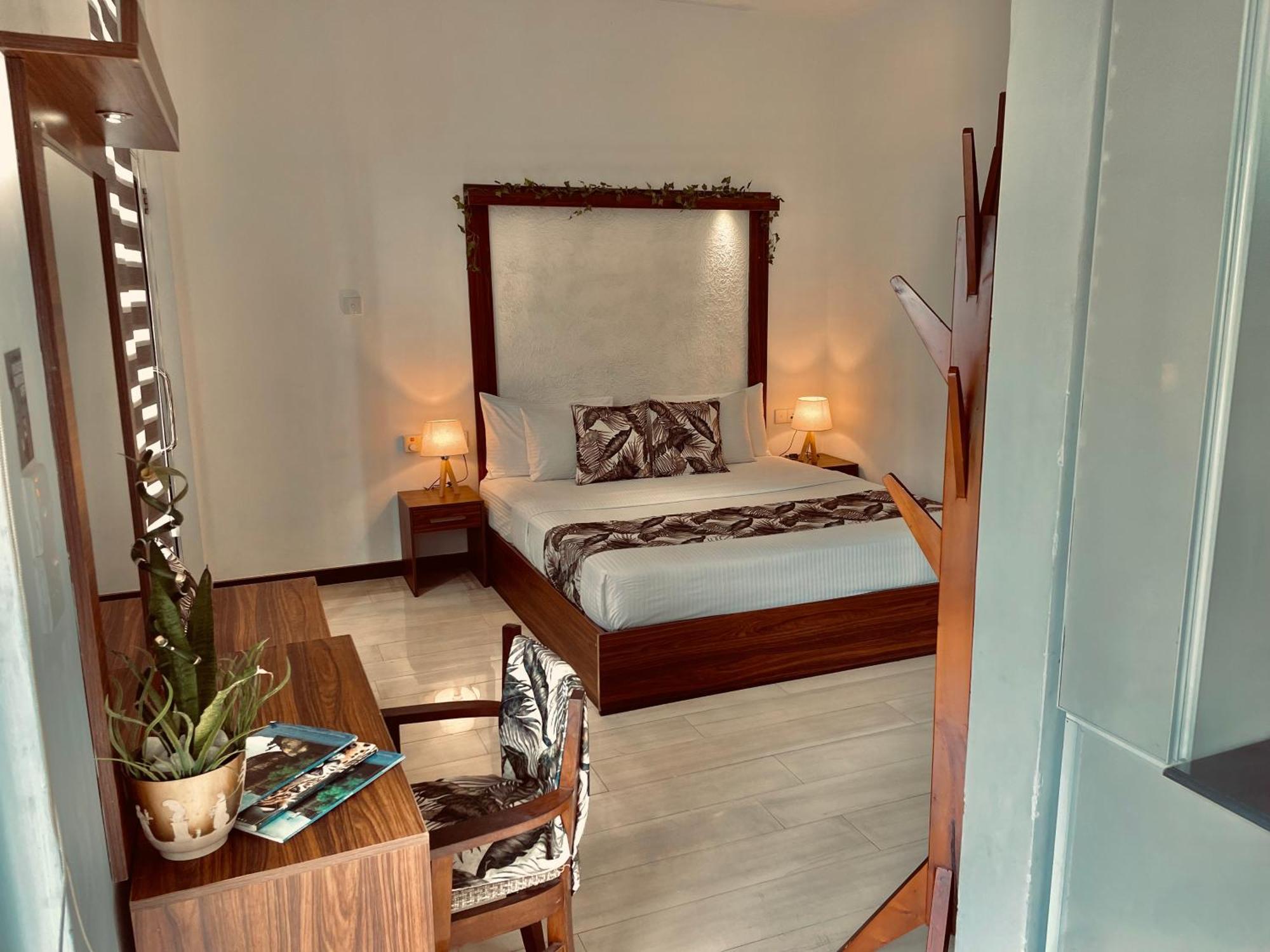 8 Plus Motels Negombo Eksteriør billede