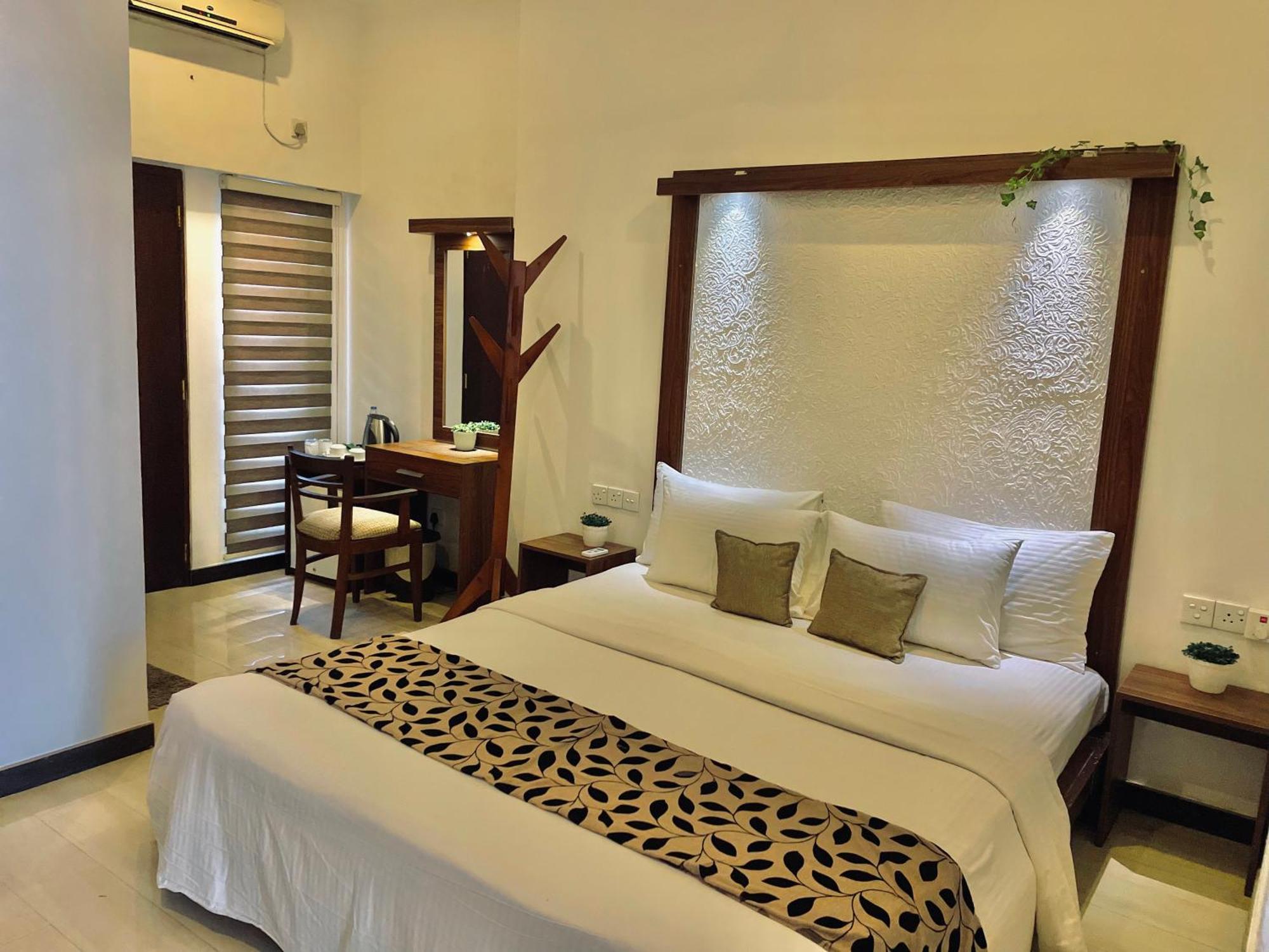 8 Plus Motels Negombo Eksteriør billede