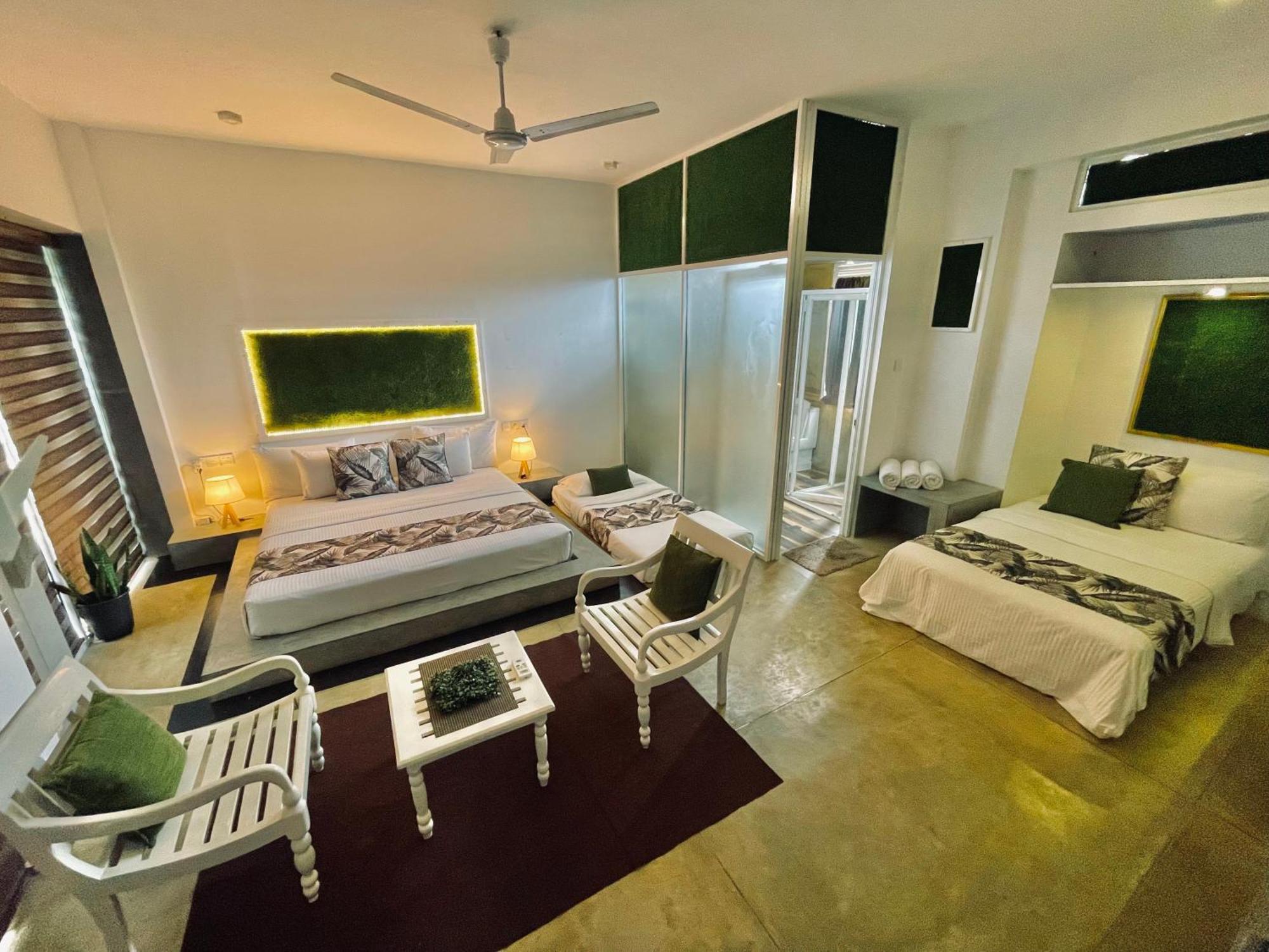 8 Plus Motels Negombo Eksteriør billede